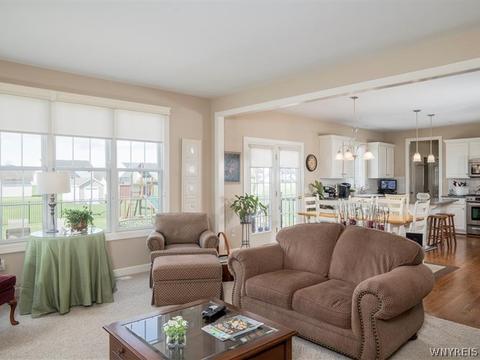 4915 Cloverleaf Ln, Pendleton, NY 14094 photo 7