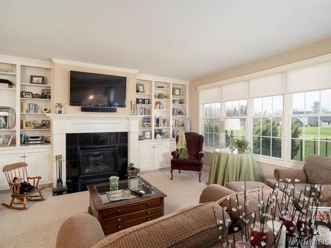 4915 Cloverleaf Ln, Pendleton, NY 14094 photo 5