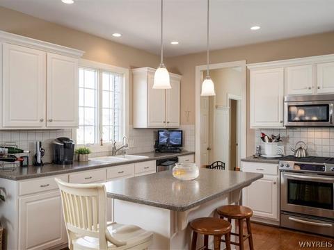 4915 Cloverleaf Ln, Pendleton, NY 14094 photo 9