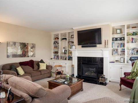 4915 Cloverleaf Ln, Pendleton, NY 14094 photo 6