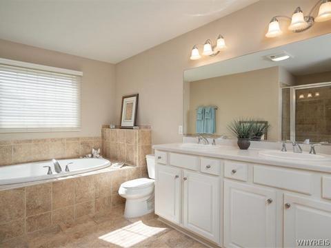 4915 Cloverleaf Ln, Pendleton, NY 14094 photo 14