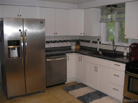 122 Marrano Dr, Depew, NY 14043 photo 5