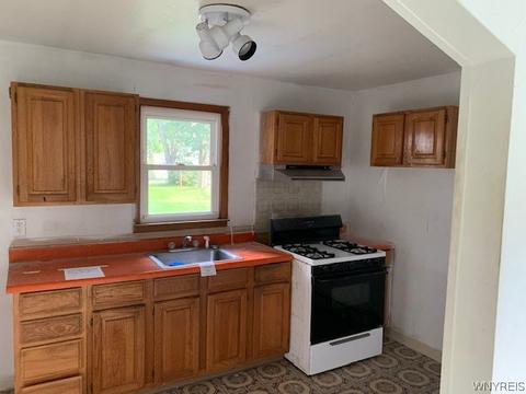 6467 Putnam Dr, Evans, NY 14047 photo 5