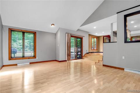 6875 Derby Rd, Evans, NY 14047 photo 6