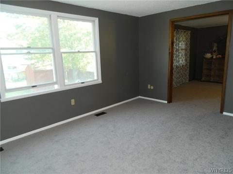 1399 Darlington Dr, Evans, NY 14047 photo 13