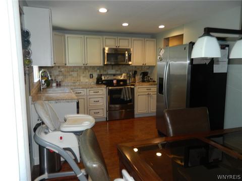 1399 Darlington Dr, Evans, NY 14047 photo 3