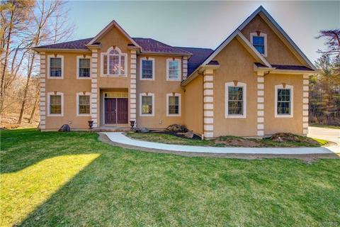 5653 Eagle Crest Dr, Springville, NY 14141 photo 1