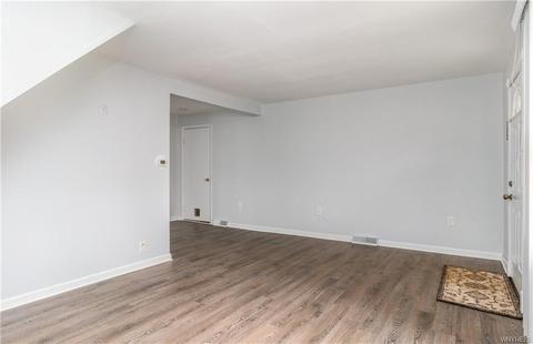 9388 Jamestown St, Evans, NY 14006 photo 4