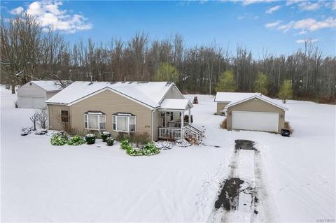6754 Black Rd, Evans, NY 14047 photo 1