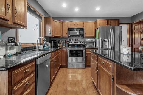 2 Hemlock Ln, Lancaster, NY 14086 photo 9