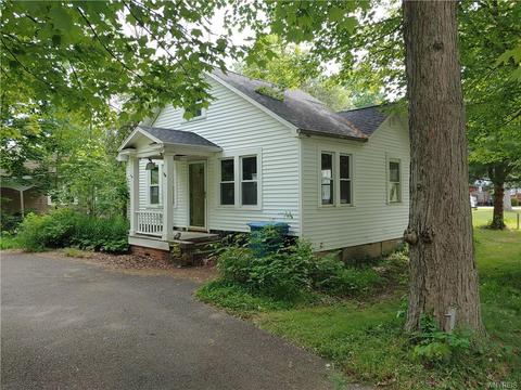9654 Lenox St, Evans, NY 14006 photo 3