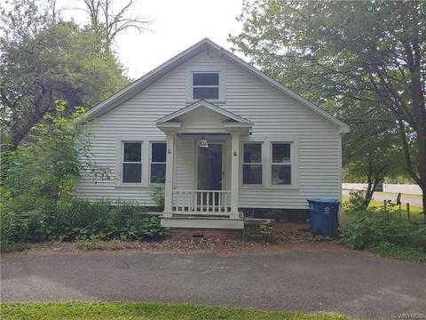 9654 Lenox St, Evans, NY 14006 photo 2
