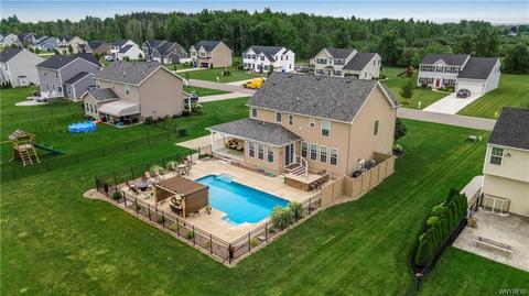 4939 Cloverleaf Ln, Pendleton, NY 14094 photo 13