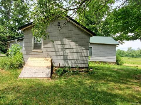 960 Getman Rd, Bennington, NY 14004 photo 1