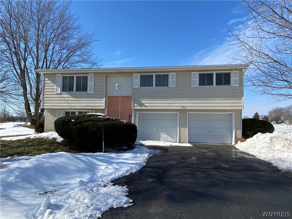 5950 Tuscarora Rd, Niagara Falls, NY 14304 37 Photos MLS B1389948