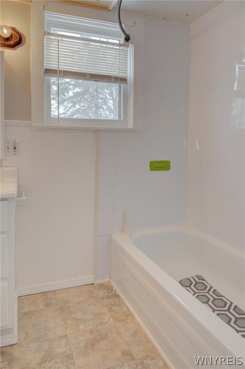34 Cedar St, Newstead, NY 14001 photo 11