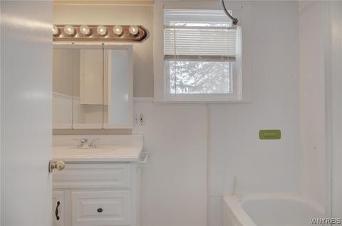 34 Cedar St, Newstead, NY 14001 photo 10