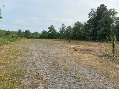 13061 Main Rd, Newstead, NY 14001