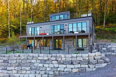 28 Fresh Tracks Way, Mansfield, NY 14731