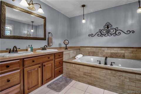 12 Hampton Ct, Lancaster, NY 14086 photo 26