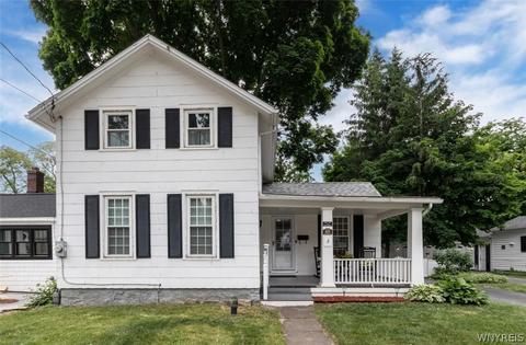 424 Plain St, Lewiston, NY 14092 photo 2