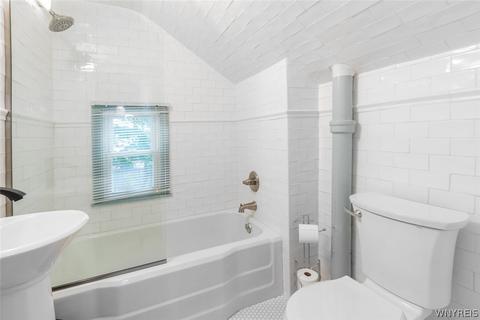 424 Plain St, Lewiston, NY 14092 photo 24