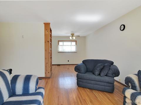 16 Botimer St, Lancaster, NY 14086 photo 6