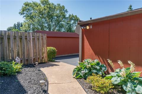 1295 Peppertree Dr, Evans, NY 14047 photo 4