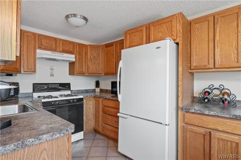 1295 Peppertree Dr, Evans, NY 14047 photo 9