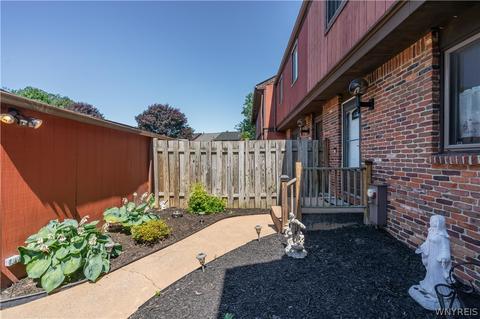 1295 Peppertree Dr, Evans, NY 14047 photo 3