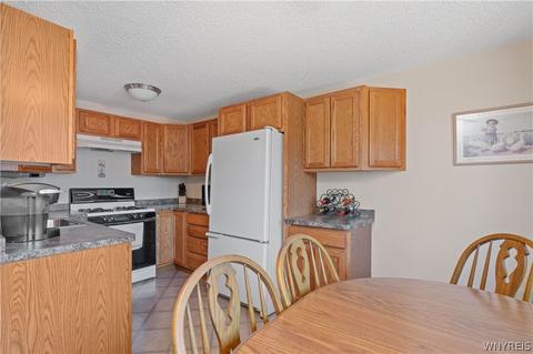 1295 Peppertree Dr, Evans, NY 14047 photo 8