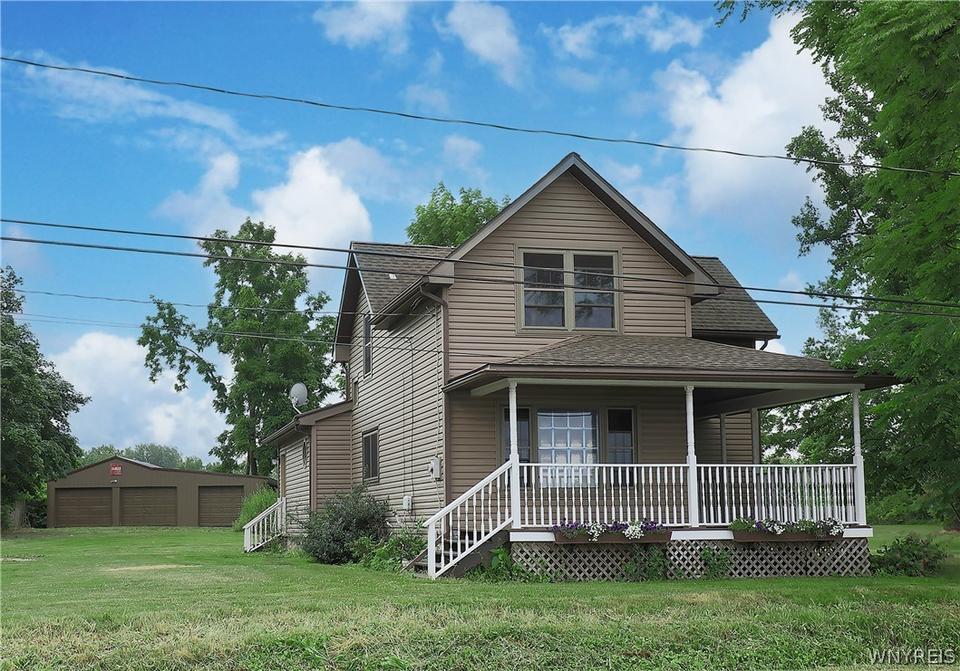  4678 E Lake Rd, Wilson, NY 14172 photo 1