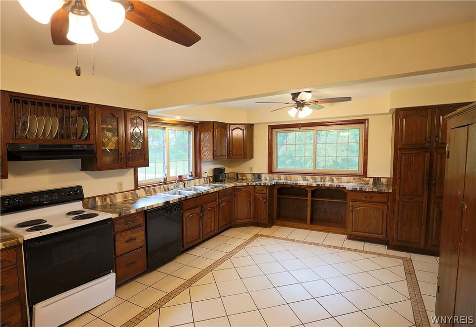  4678 E Lake Rd, Wilson, NY 14172 photo 7