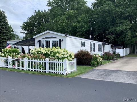 9233 Main St #24, Clarence, NY 14031