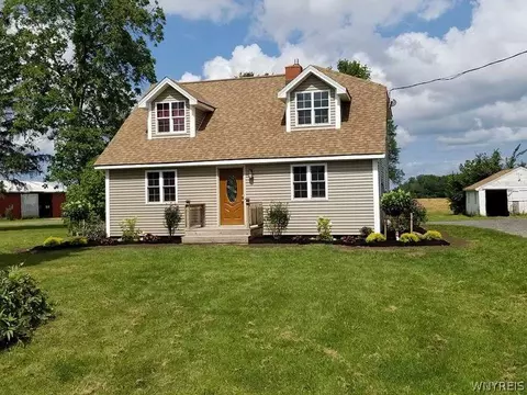 9003 Pearson Rd, Hartland, NY 14105