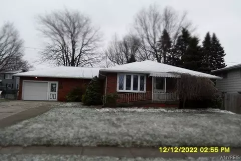93 Sunbriar Dr, West Seneca, NY 14224