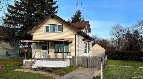 15 Smith St, Cheektowaga, NY 14225