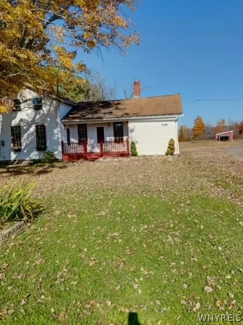 948 Cain Rd, Evans, NY 14006