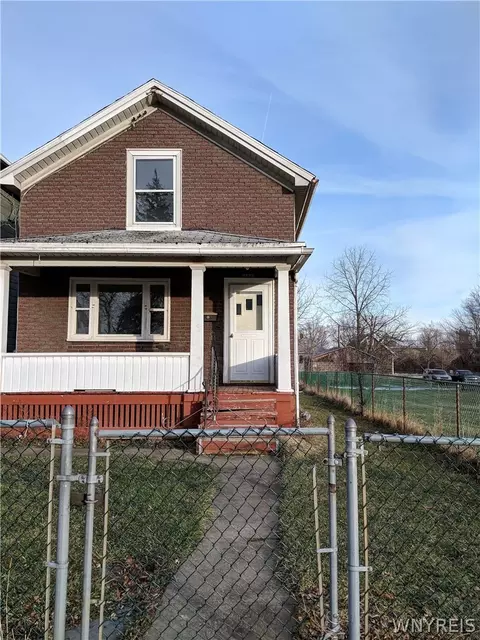 3841 Deveaux St, Niagara Falls, NY 14305
