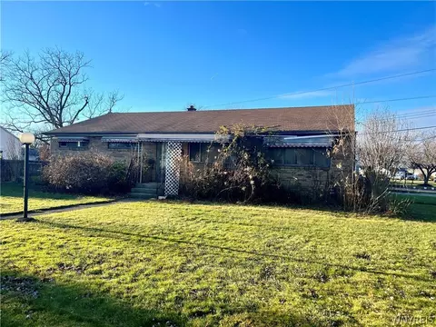 152 Coronation Dr, Amherst, NY 14226