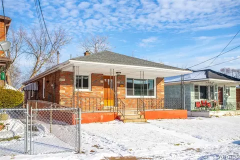1122 Ashland Ave, Niagara Falls, NY 14301
