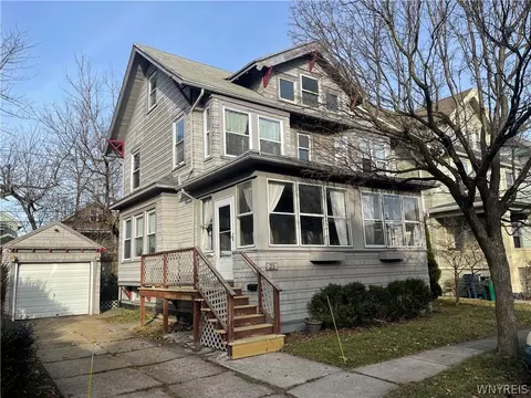 25 Revere Pl, Buffalo, NY 14214