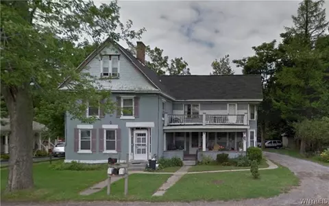 5240 Genesee Rd, Bowmansville, NY 14026