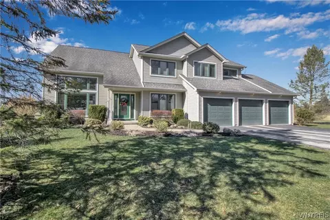 6148 Bear Ridge Rd, Pendleton, NY 14094