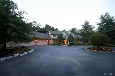 6505 Boston State Rd, Hamburg, NY 14075