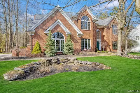 9760 Rocky Pt, Clarence, NY 14031