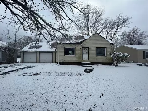 2760 Niagara Rd, Wheatfield, NY 14304