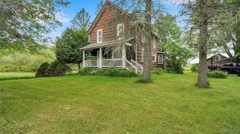 12422 Uebelhoer Rd, Alden, NY 14004
