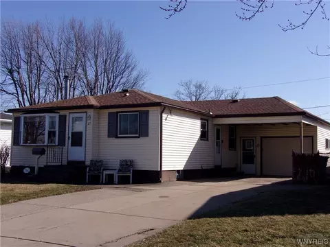 67 Sprucewood Dr, Cheektowaga, NY 14227