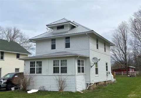 7041 Maple Rd, Alabama, NY 14013